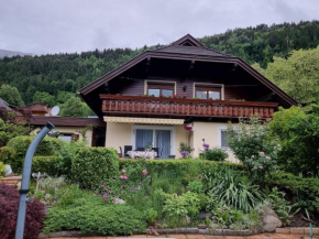 Haus Flora - Ferienwohnung Bodensdorf